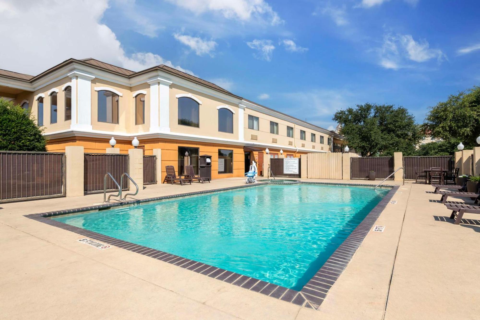 Best Western Inn & Suites New Braunfels Εξωτερικό φωτογραφία